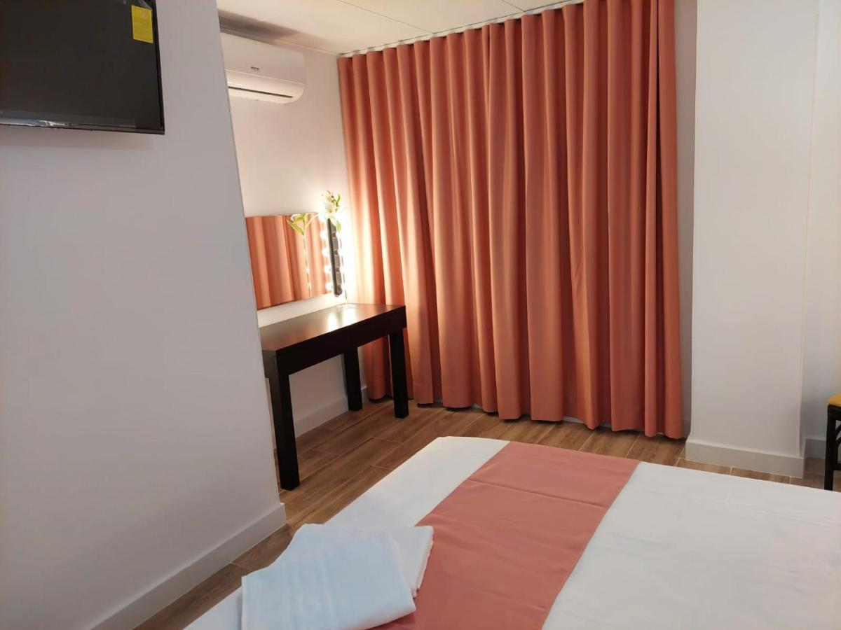 Hostal Garden Rous Paiporta Exterior foto
